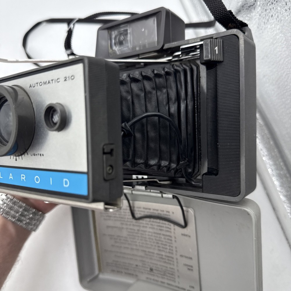 POLAROID AUTOMATIC LAND CAMERA 210 IN CASE WITH STRAP