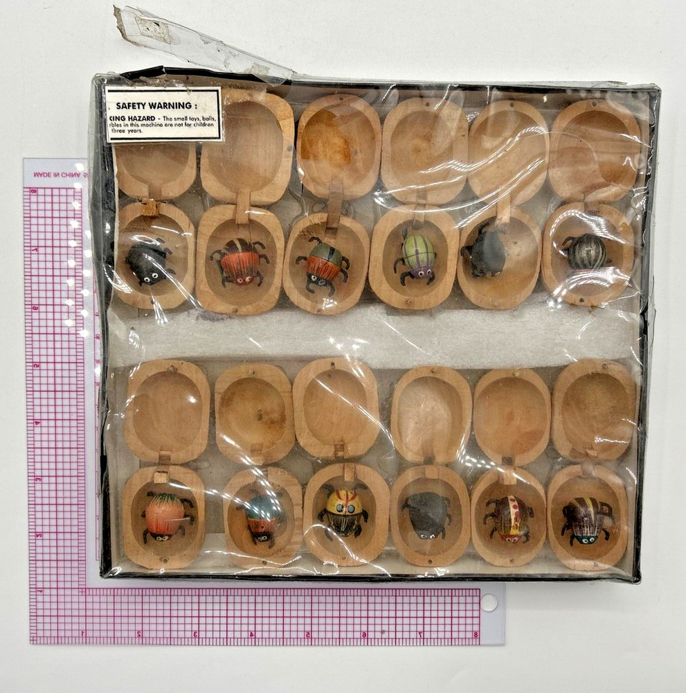 Vintage Vending Display Board Beetles Bus in Boxes 0046