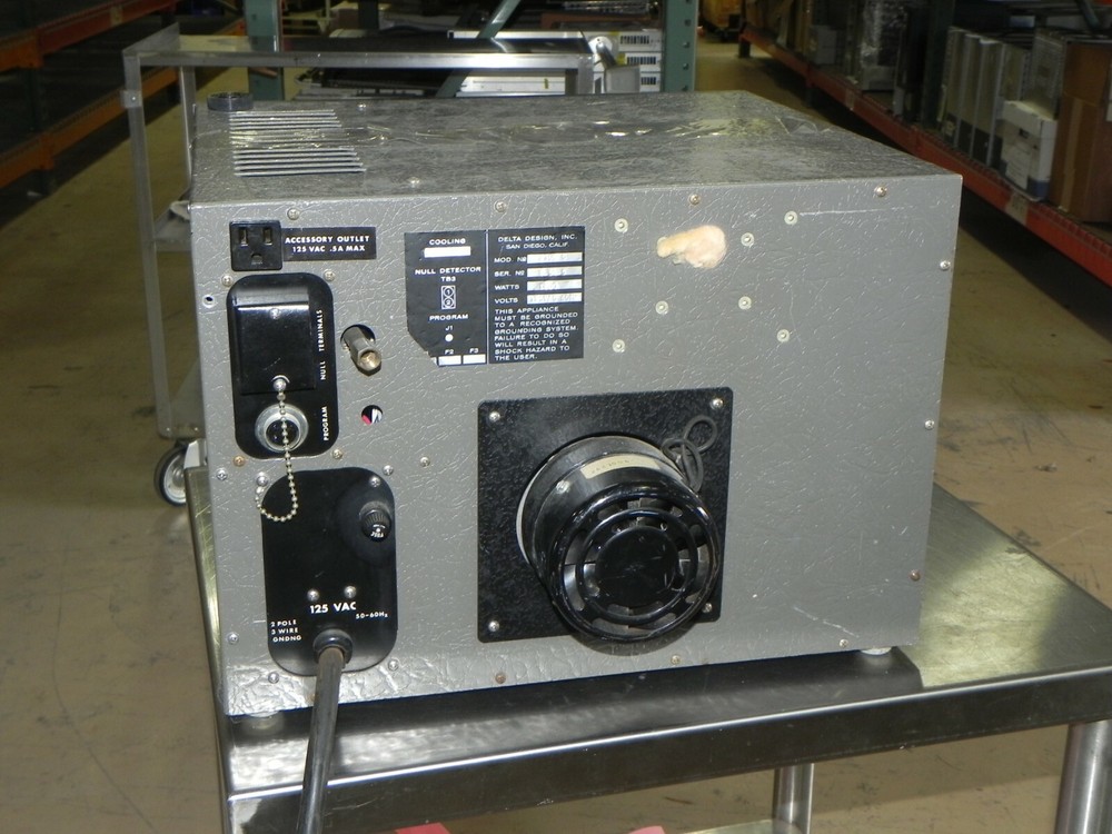 Delta Design 2300D Temperature Chamber