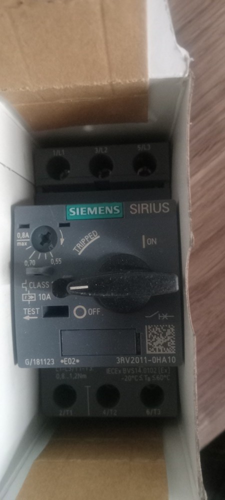 🗽SIEMENS 3RV2011-OHA10