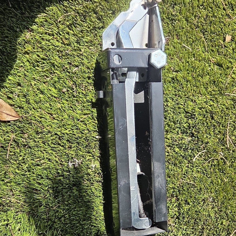subzero bottom door hinge (right door)
