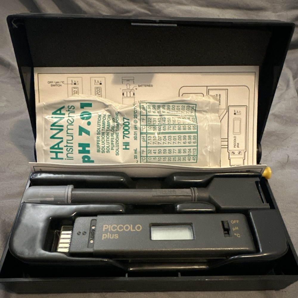 Hanna Instruments PH Meter Piccolo Plus in Plastic Case. Missing PH Bottles