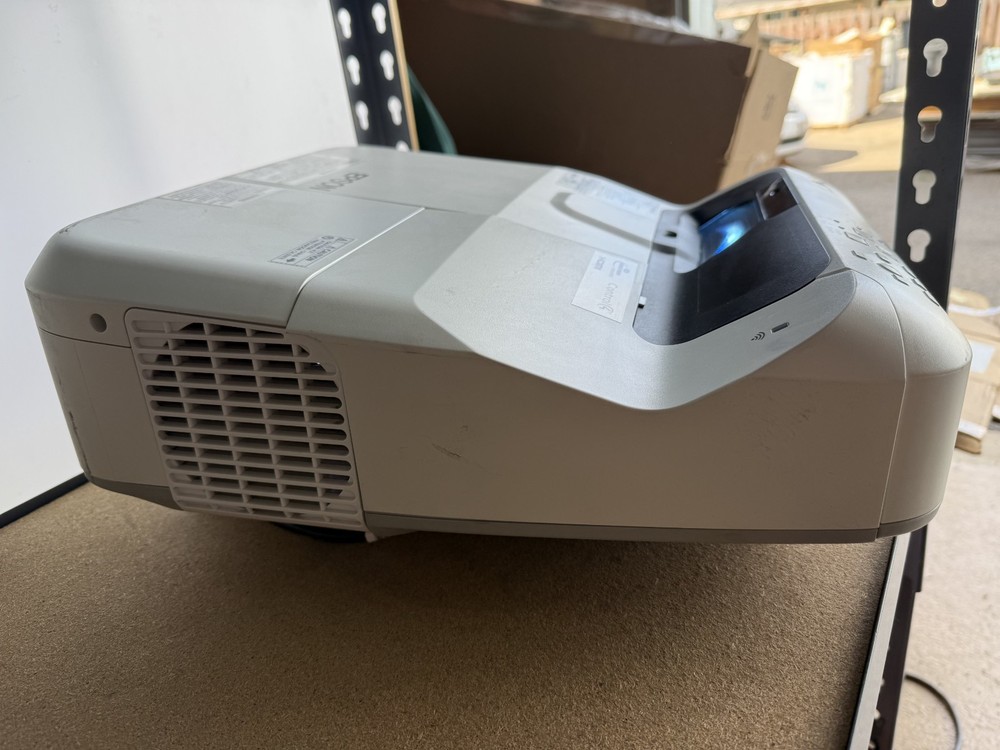 Epson LCD Projector PowerLite 685W Model H744A