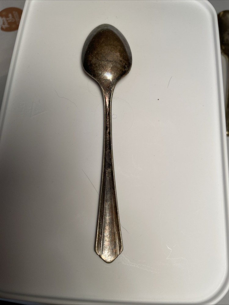 WM A. Rogers A1 Plus Oneida LTD. Malibu Silver Plate 7”L Spoon