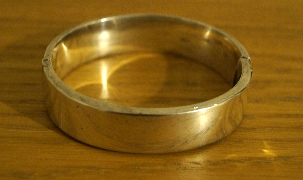 Solid Silver Hinged Ladies Etched Bangle - Birmingham, 1969 - 27.2g