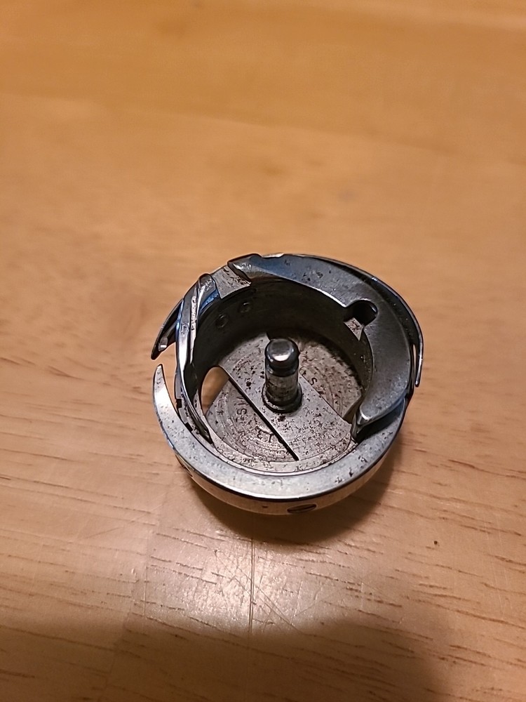 Vintage Singer Simanco 40274 Rotating Hook Bobbin Case