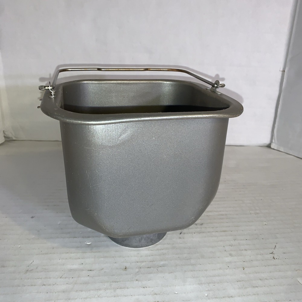 Sunbeam Oster Bread Maker Machine Model 4807 Replacement Parts Pan And Paddle