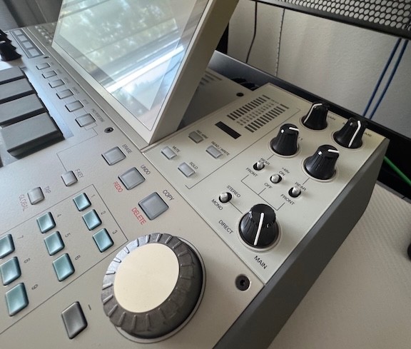 AKAI MPC X SE in MINT Condition