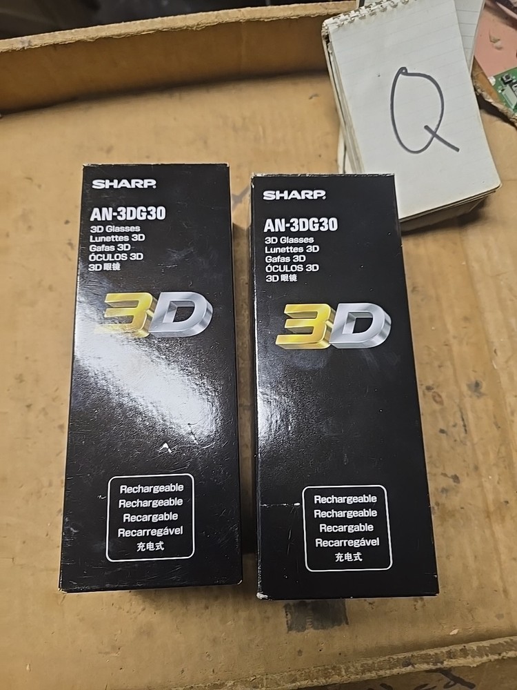 1 New 1 Open Box Sharp 3D Glasses Rechargeable 3D Glasses Sharp AN-3DG30