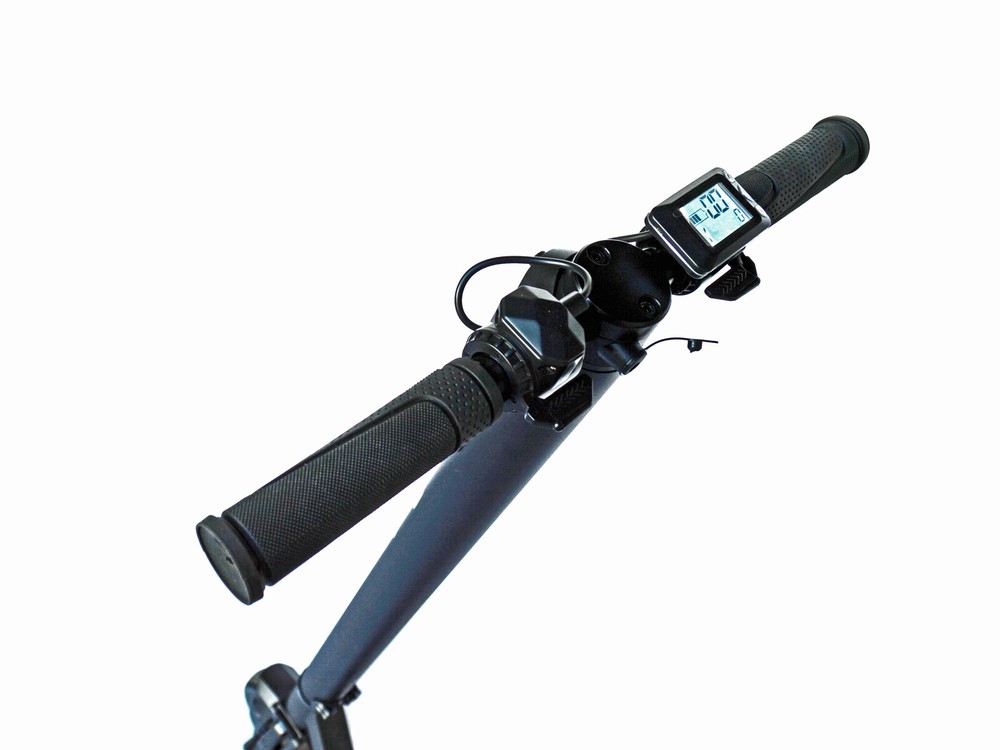 BLACK E-SCOOTER ULTRALIGHT FOLDABLE 250W MOTOR