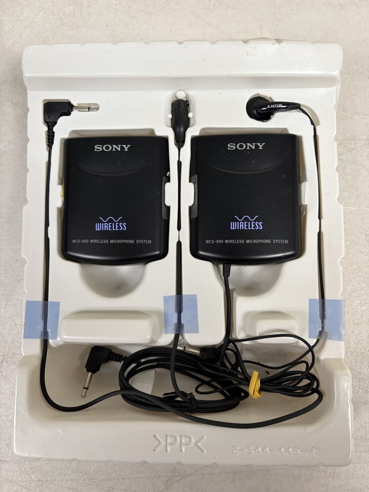 Sony WCS-999 900MHz Wireless Microphone System - New (open box)