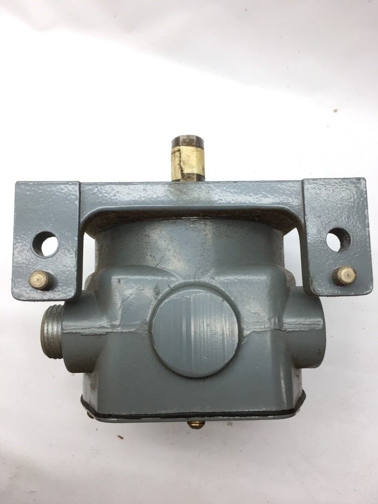 New in Original box Allen Bradley 808-E1 Zero Speed Switch