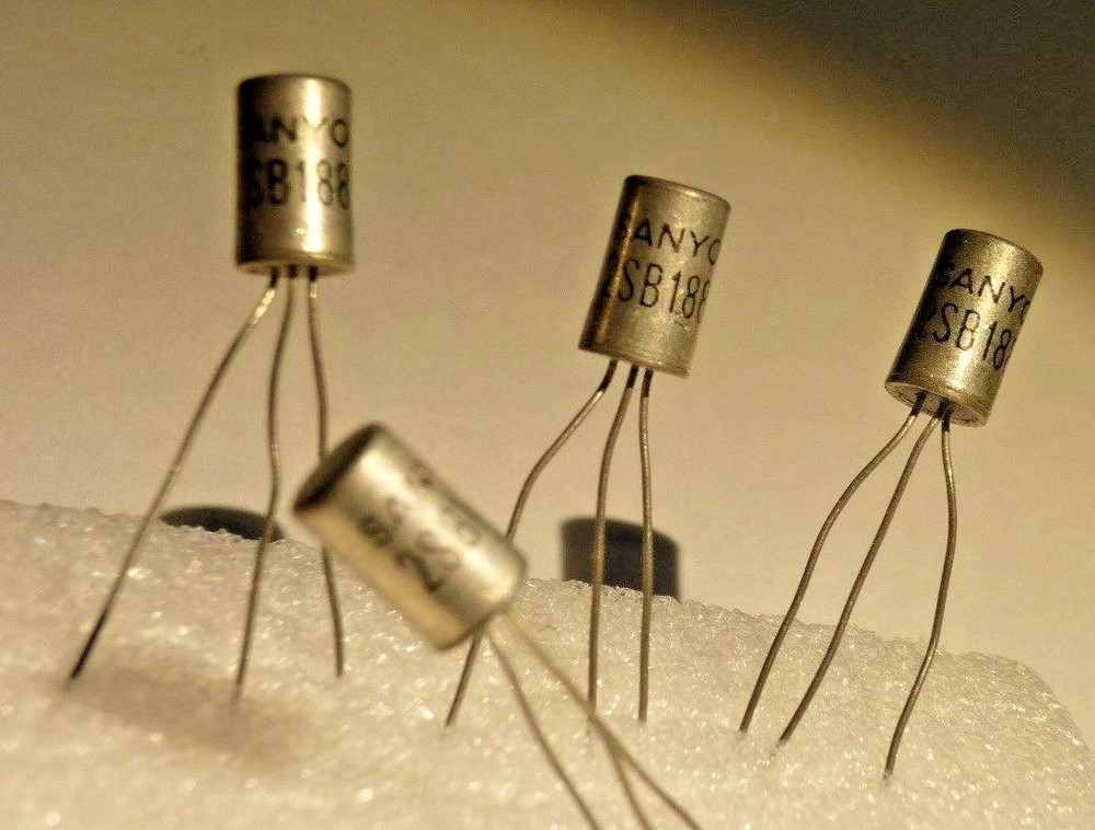 2SB188 / TRANSISTOR / 4 PIECES  (qzty)