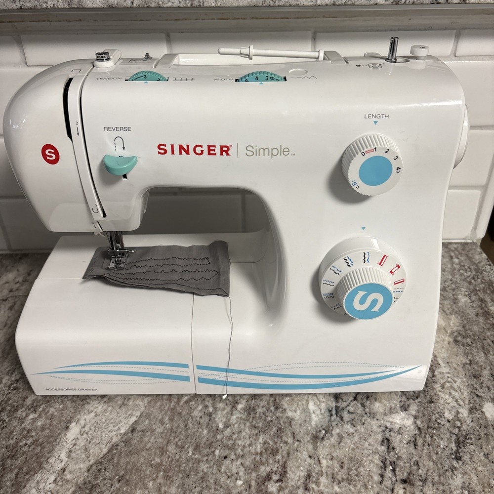 Singer Simple 2263 Sewing Machine W/ Pedal, Extras! Works Great! 23 Stitches