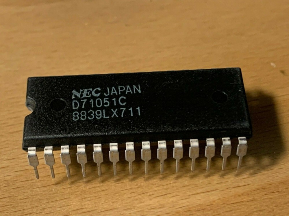D71051C - NEC IC - Serial/Byte controller - PDIP-28.