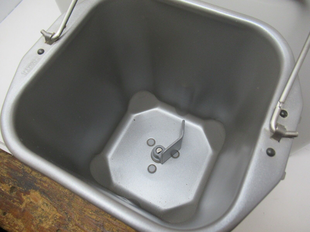 BREADMAN PLUS 1-2 LB. DIG. BREAD MAKER WHITE TR700C, BREAD MACHINE FRUIT & NUT +