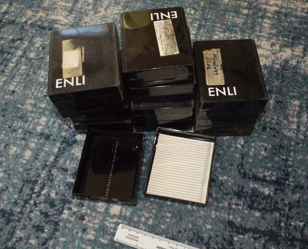 16 black plastic microscope slide boxes - ENLI