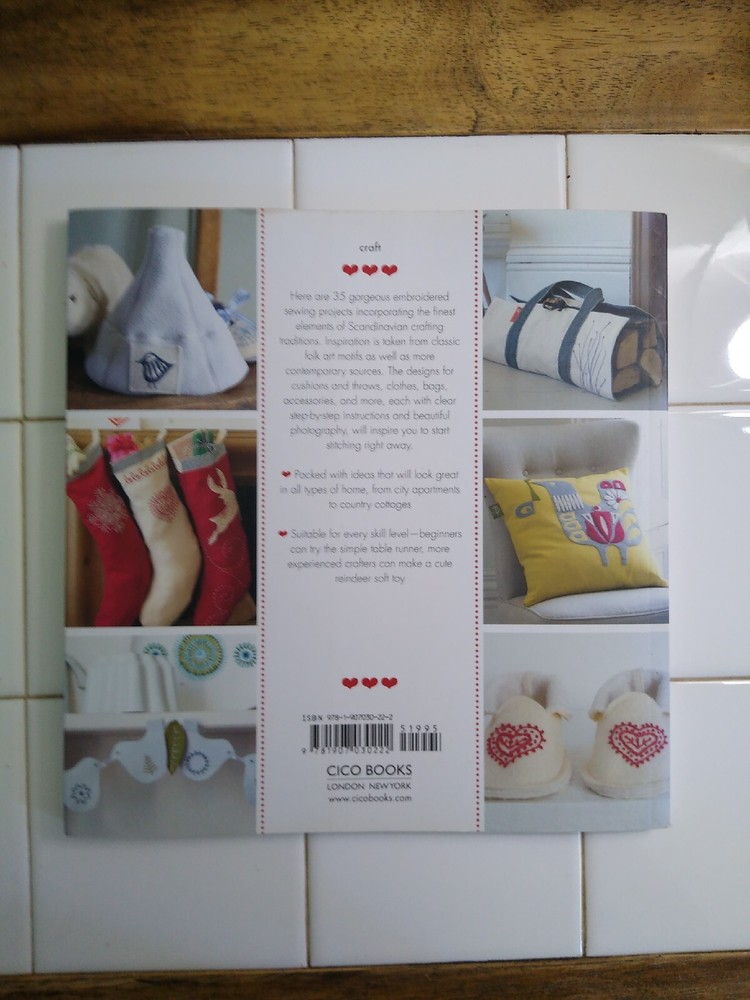 Scandinavian Needlecraft: 35 step-by-step projects by Youngs, Clare