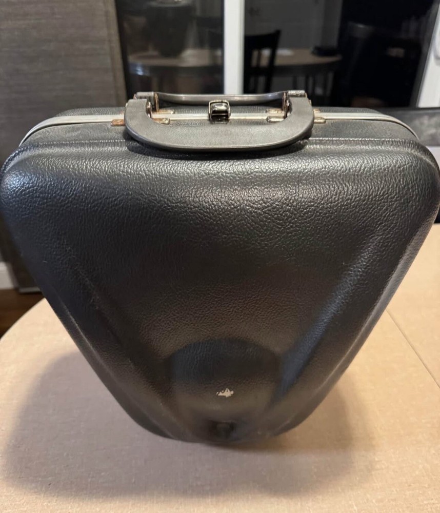 Million Miler Bowling Ball Carrier Clam Shell