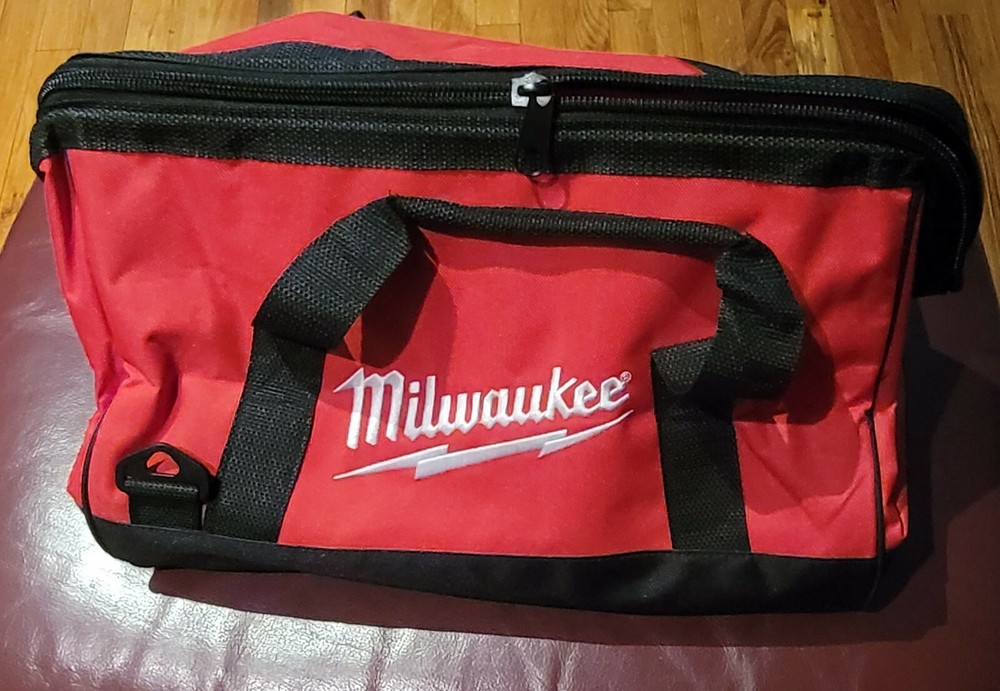 Milwaukee Accessory Kit - Headlamp, Power Source, 360 Level, Puck, Bag, Socket A