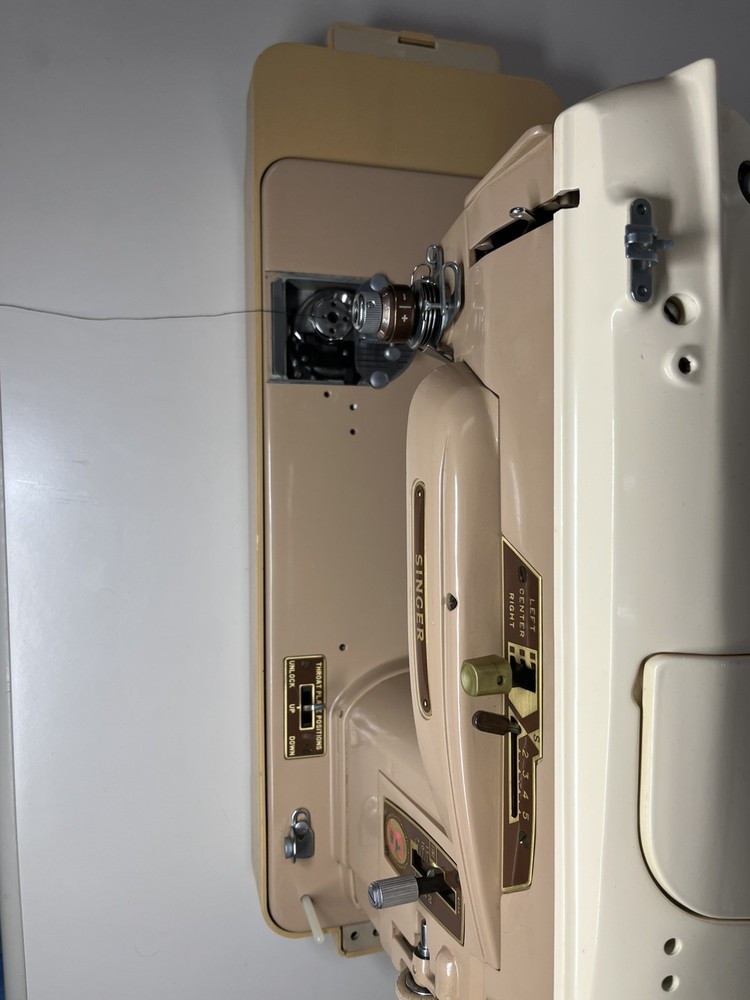 SINGER 403 A Sewing Machine