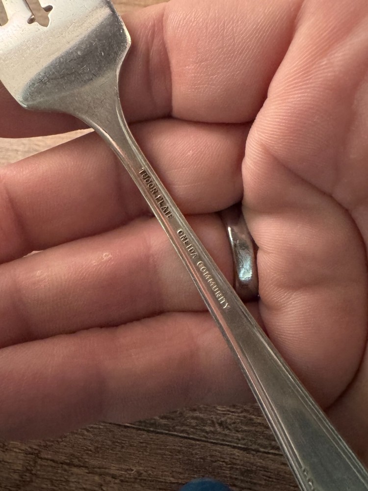 Tudor Plate Queen Bess II Salad Fork Silverplated