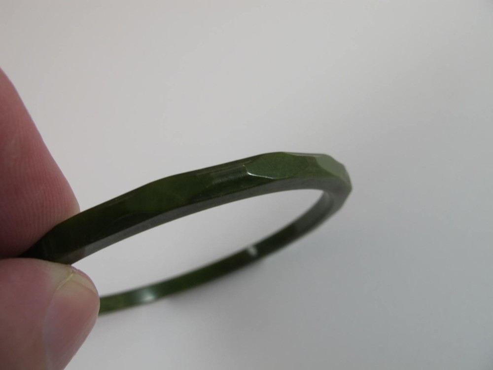 GREEN TESTED BAKELITE BANGLE BRACELET