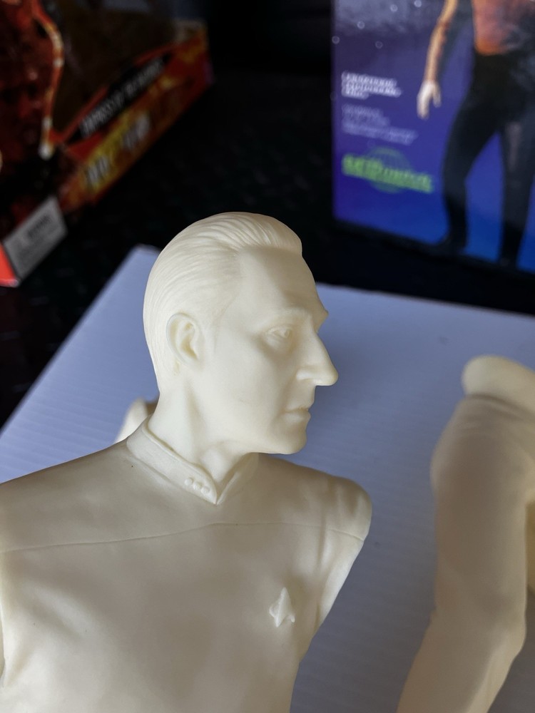 Star Trek Data By Geometric soft vinyl kit