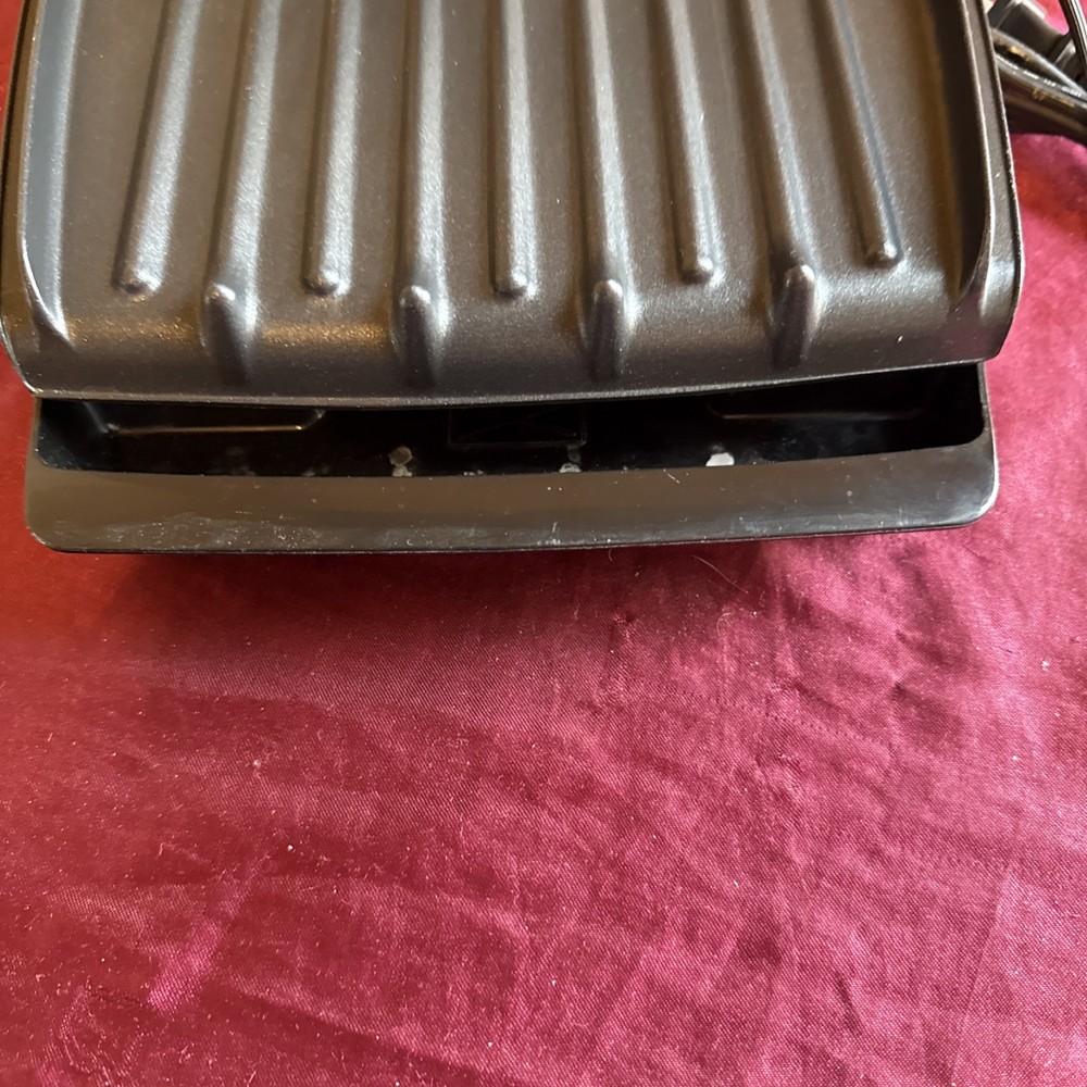 George Foreman Grilling Machine GR320FB Black Works