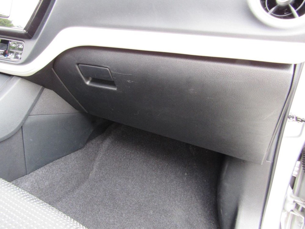 IM        2018 Glove Box 1065967