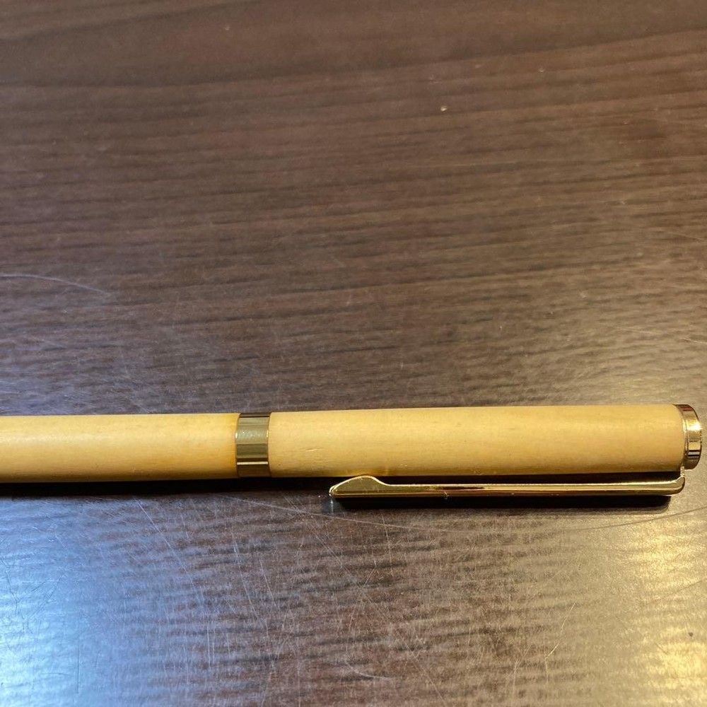 Boxwood Material Beige Ballpoint Pen