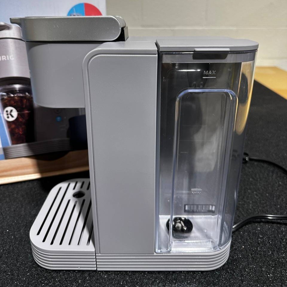 Keurig K-Express Essentials Plus Iced & Hot Coffee Maker - Read Deascription!