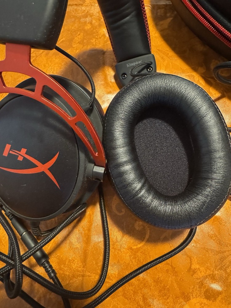 HyperX Cloud Alpha Gaming Headset Black/Red 3.5mm Jack Detachable Mic Case