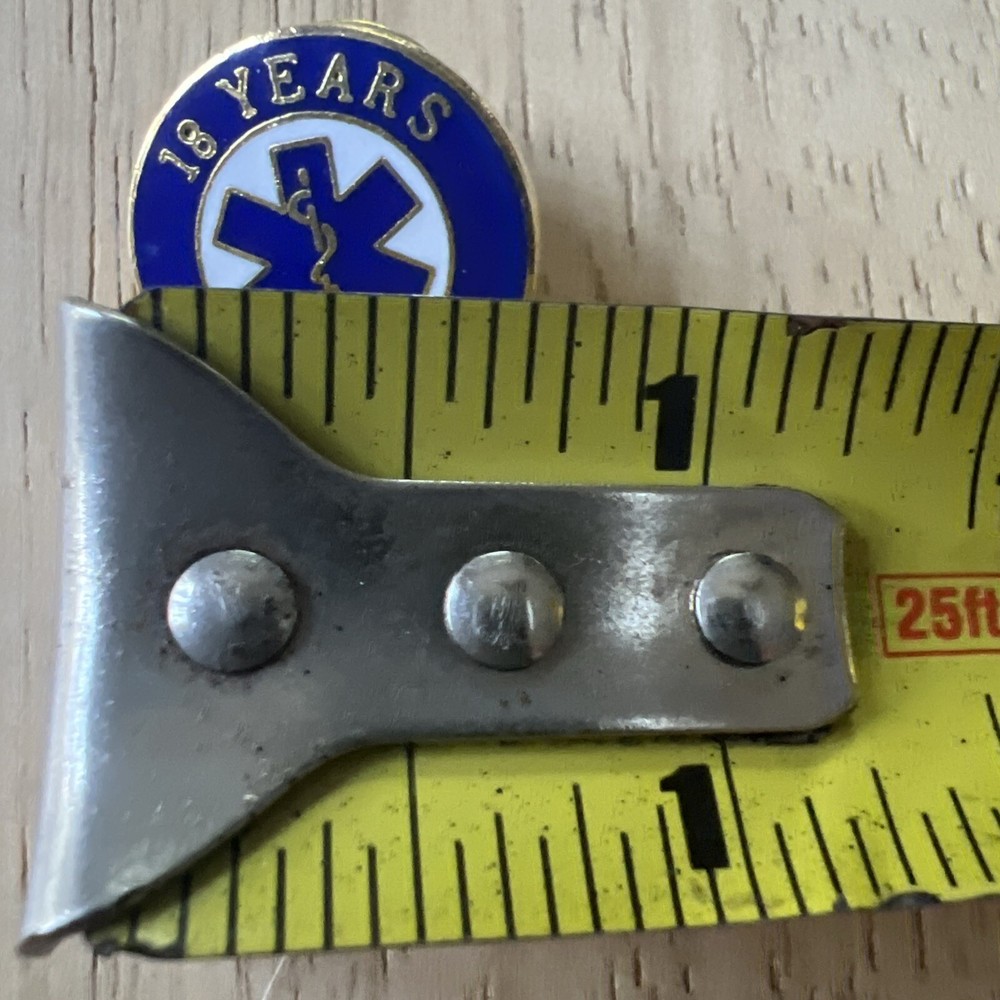 EMT 18 Years Service Pin back