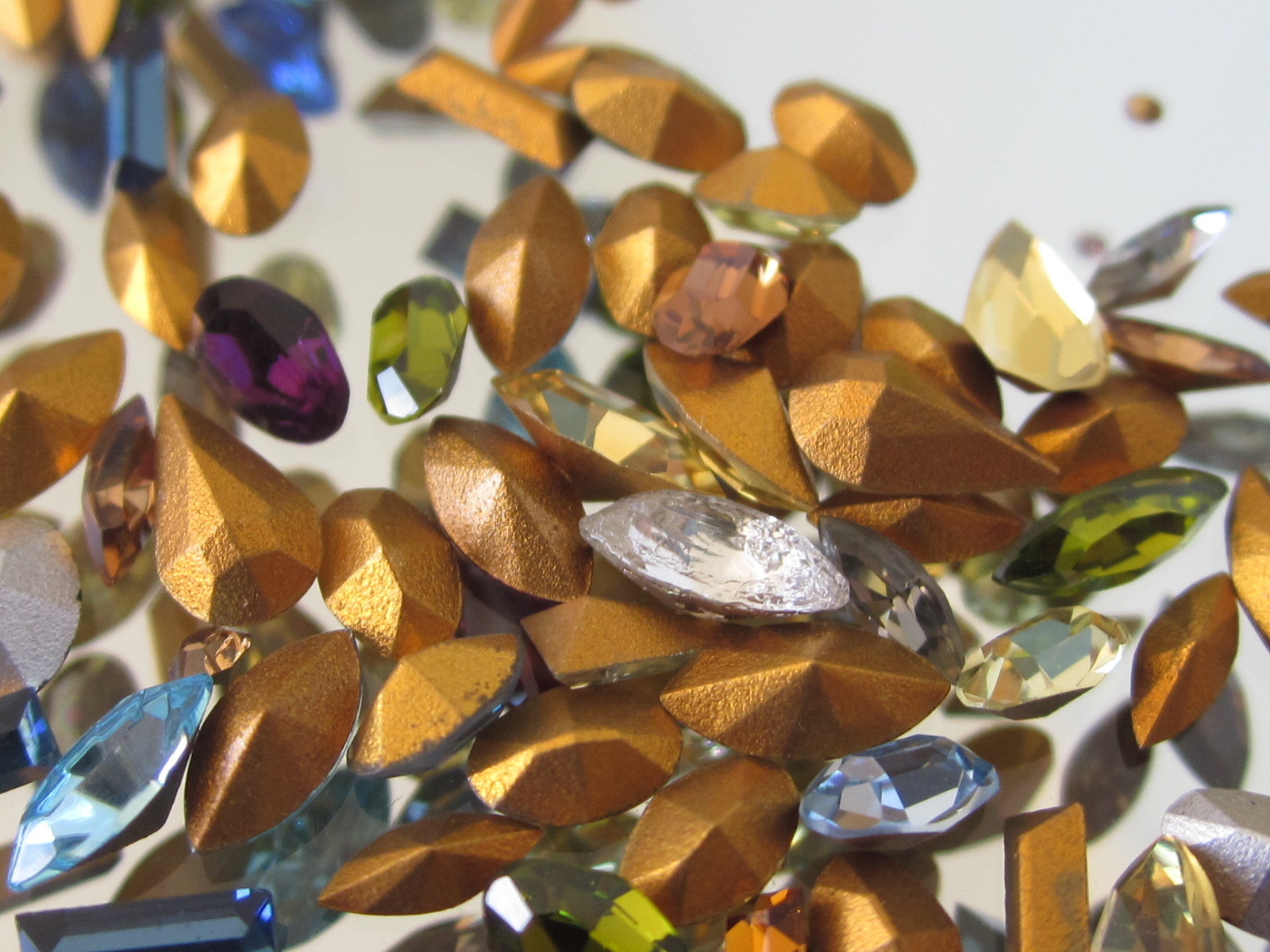 125 TINY SWAROVSKI MIXED SHAPES RHINESTONES CRYSTAL LOT VTG BAGUETTES NAVETTES +