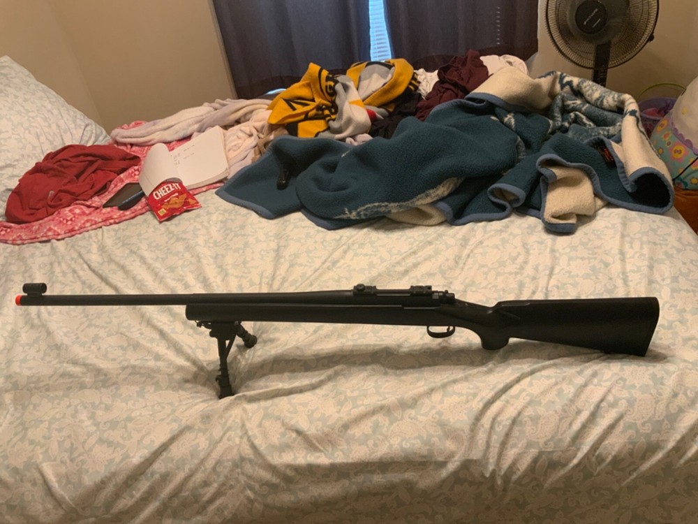 airsoft gun