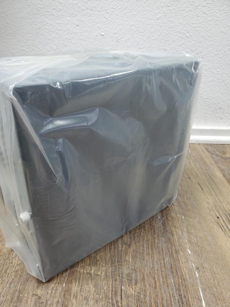 J43 ♻ USRobotics USR8700 Serial ATA 4-Drive NAS ♻