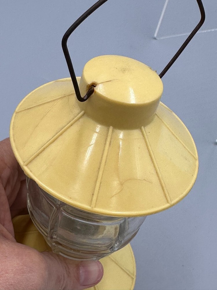 c 1950 Railroad LANTERN Yellow Plastic & GLASS CANDY CONTAINER Millstein A&E 448