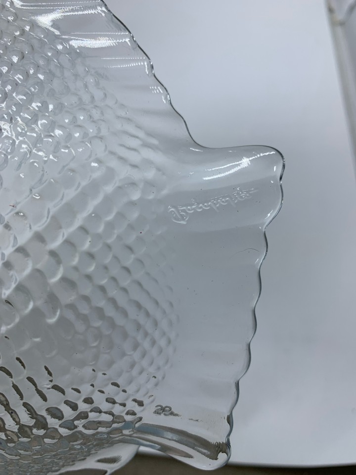 3 PC CLEAR GLASS TEXTURE FISH SHAPED PLATES.