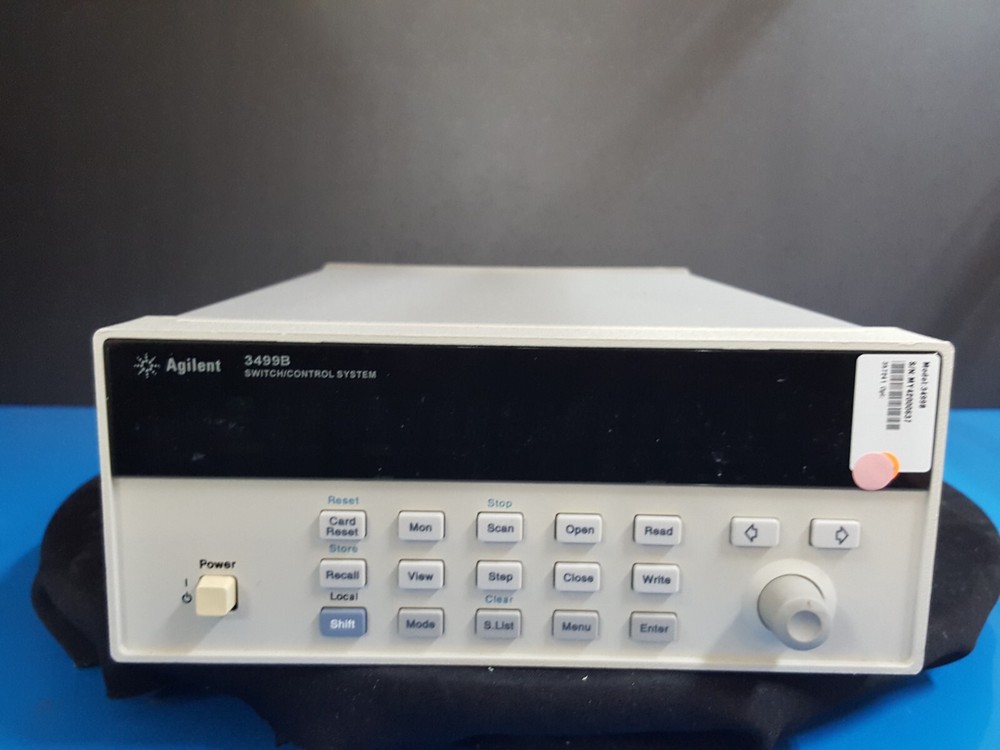 Agilent 3499B: Switch / Control System Main Frame (0637)