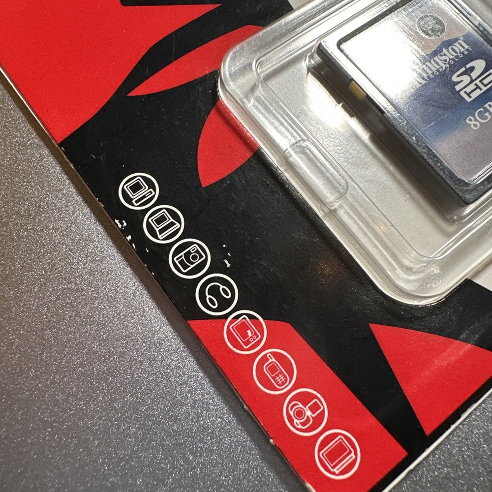 Kingston 8GB SDHC MEMORY CARD Class 4