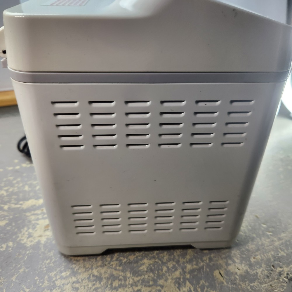 Zojirushi BBCC-Q10 Home Bakery Junior Automatic Bread Machine