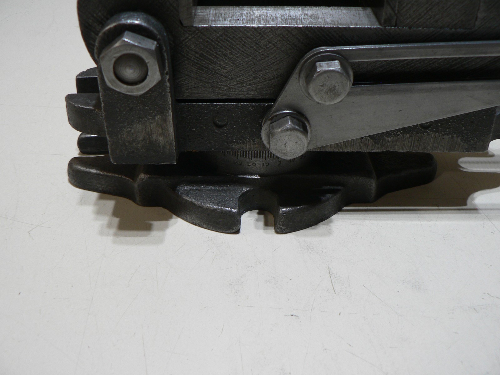 Palmgren No.000 Tilting Vise with Swivel Base 2-1/2" Jaws Opens 2-1/2"