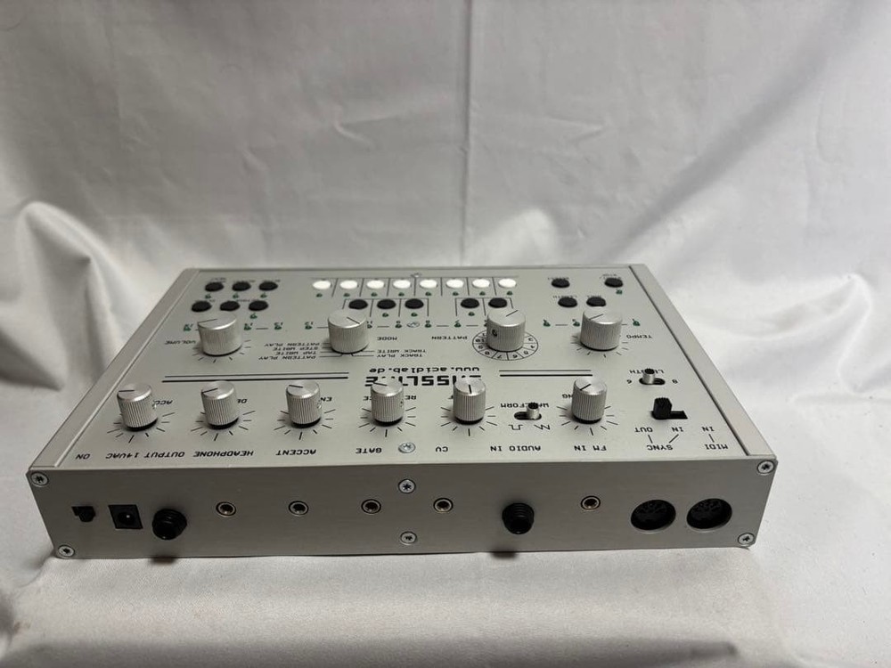 Almost Unused Acidlab Bassline3