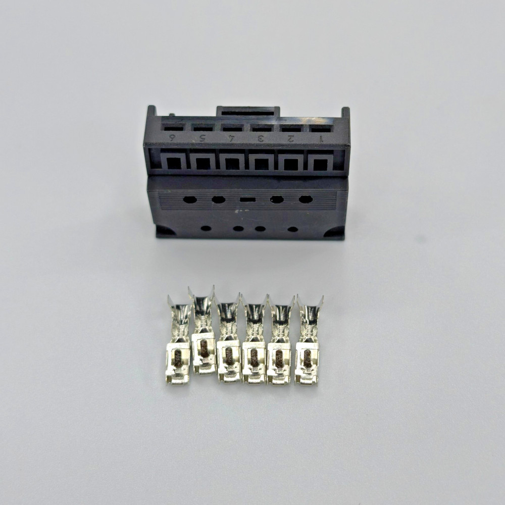 Tail Light Plug 6 Pin Connector For BMW E90 E91 E92 E93 Socket Housing