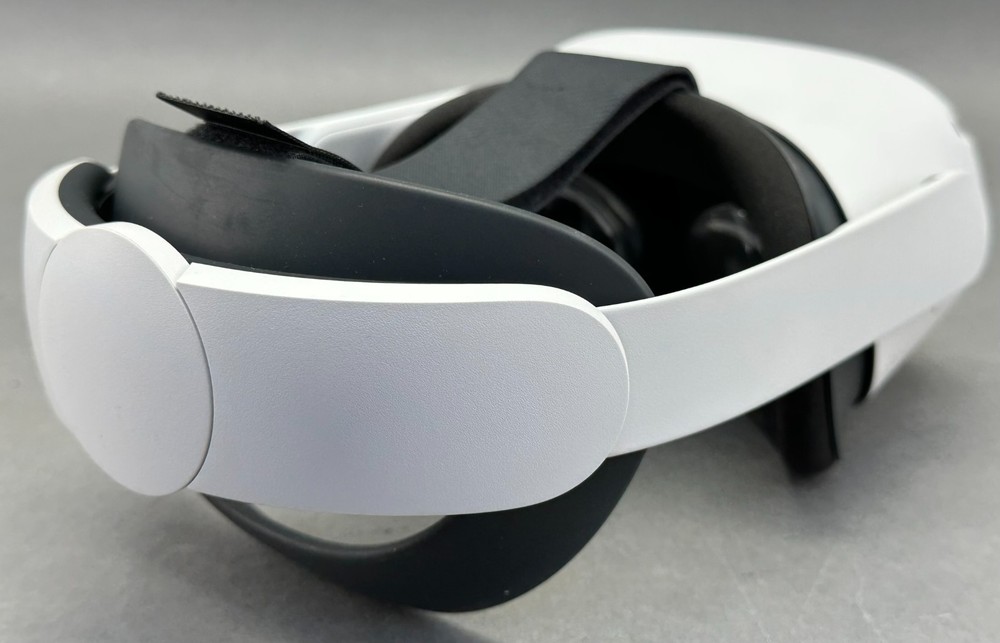 Meta Quest 2 VR Headset 128GB with Controllers & Case