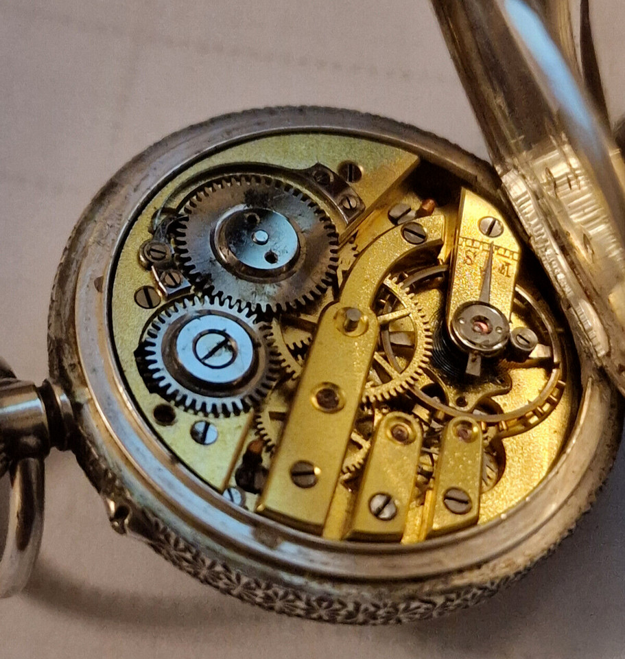 ANTIQUE SOLID SILVER HALF HUNTER POCKET WATCH 35 MM. / T060