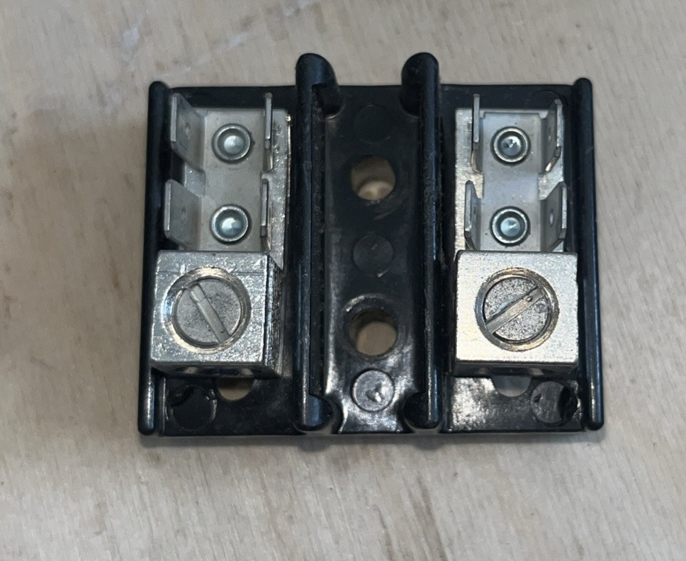 Goodman B1368250 Terminal Block NEW