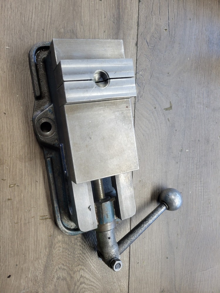 KURT ANGLE LOCK MILLING VISE D30 3 "