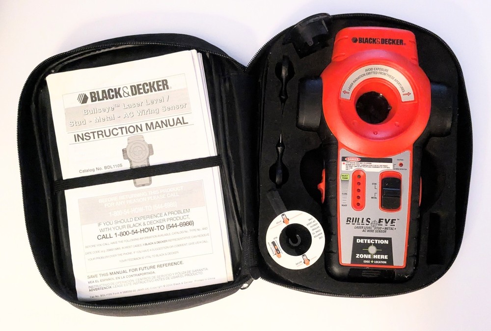 Black & Decker Bullseye Auto Leveling Laser w/Stud Sensor Zip Storage Case VG